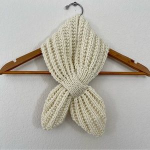 San Diego Hat Co. Chunky Keyhole Scarf